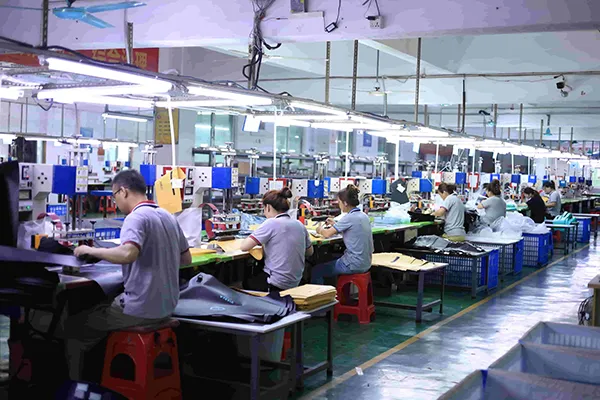 ผู้ผลิตถุงแห้ง: คู่มือการผลิตถุงกันน้ำ OEM และแบบกำหนดเอง